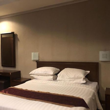 Enhaii Hotel Бандунг Экстерьер фото