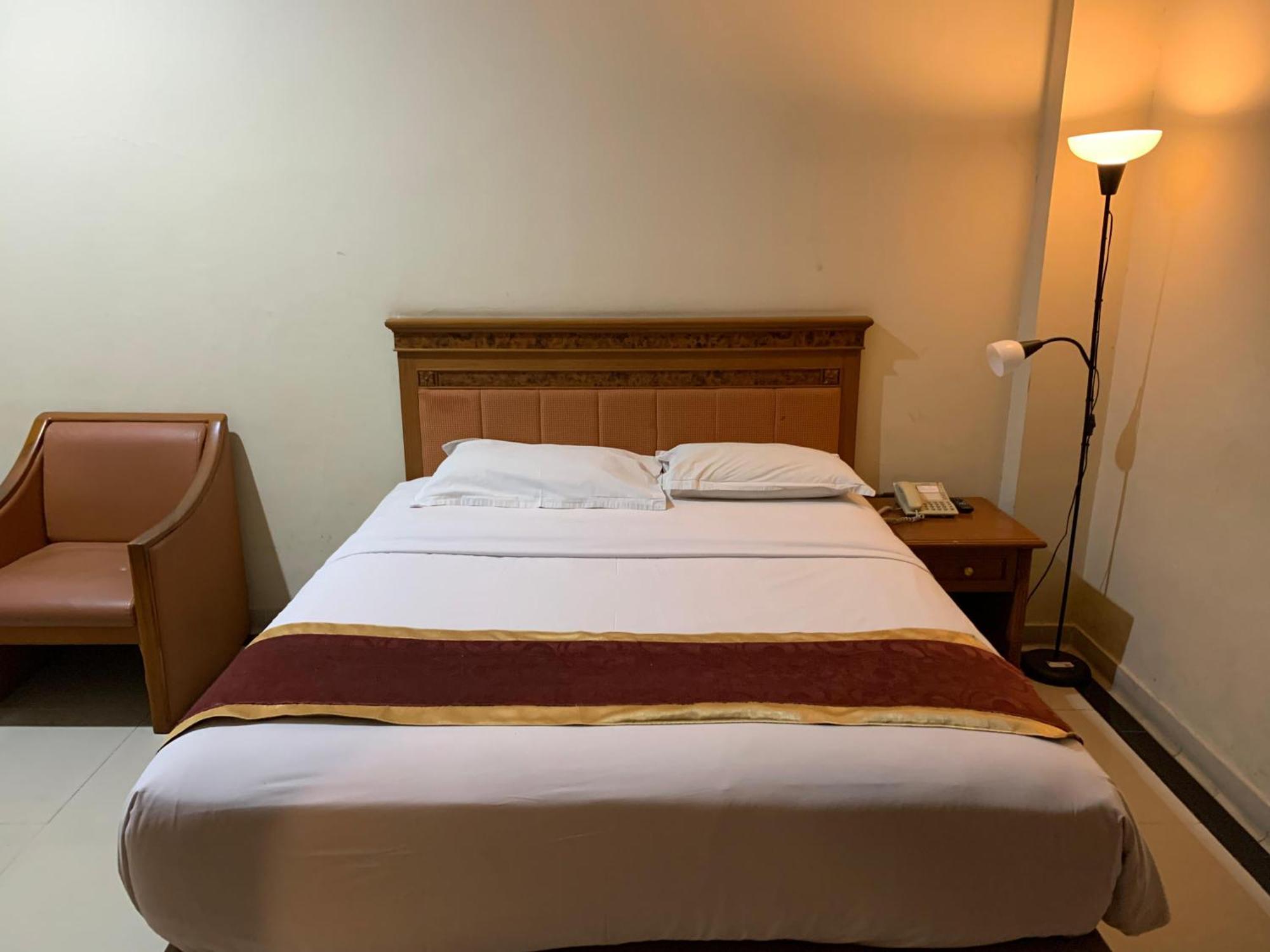 Enhaii Hotel Бандунг Экстерьер фото