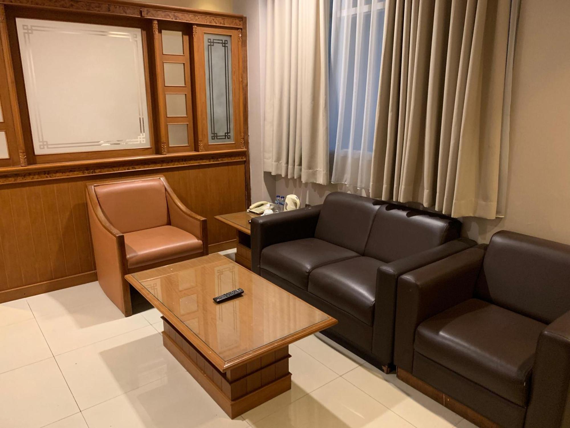 Enhaii Hotel Бандунг Экстерьер фото