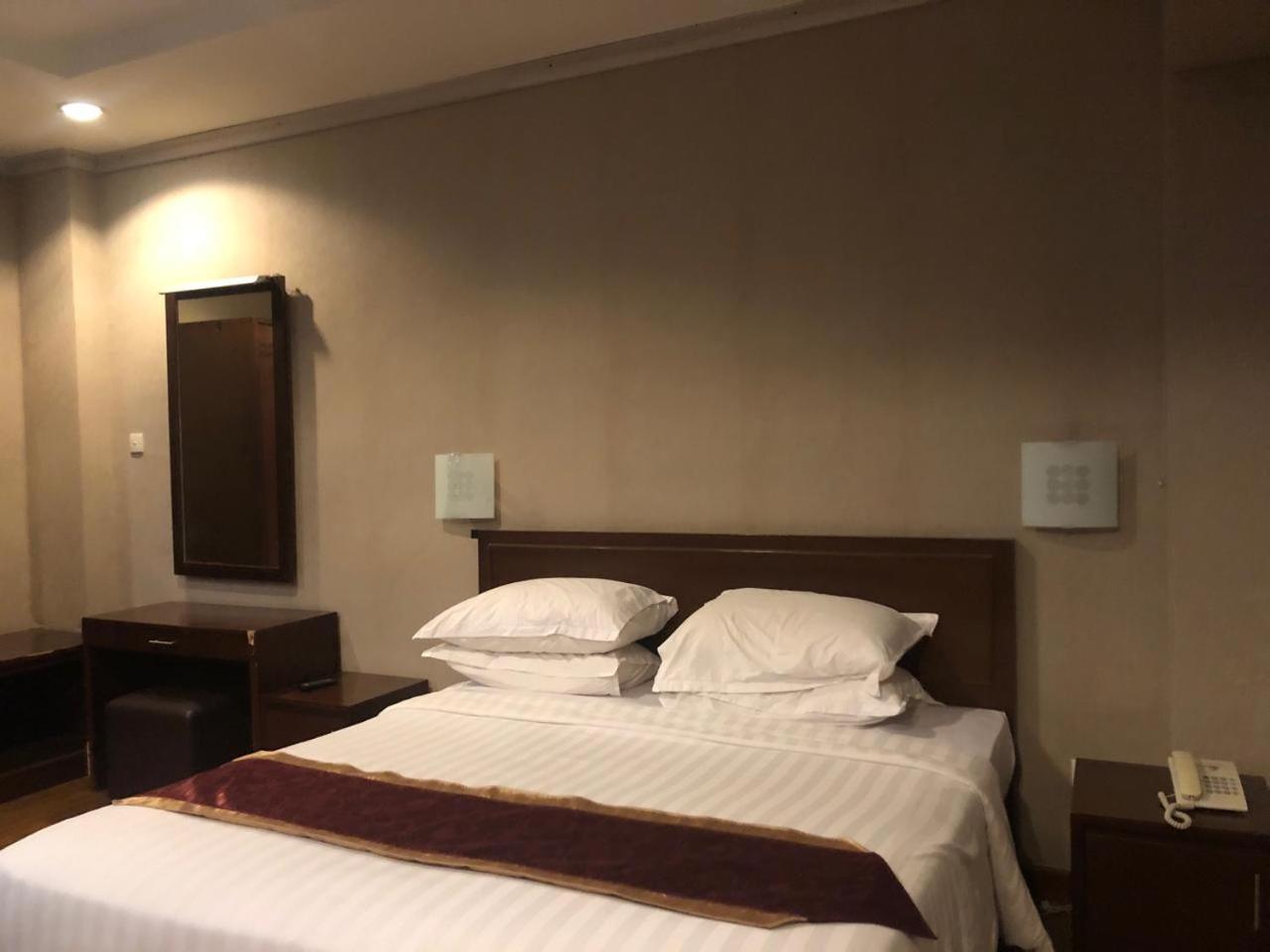 Enhaii Hotel Бандунг Экстерьер фото
