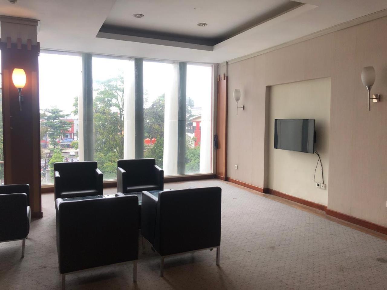 Enhaii Hotel Бандунг Экстерьер фото