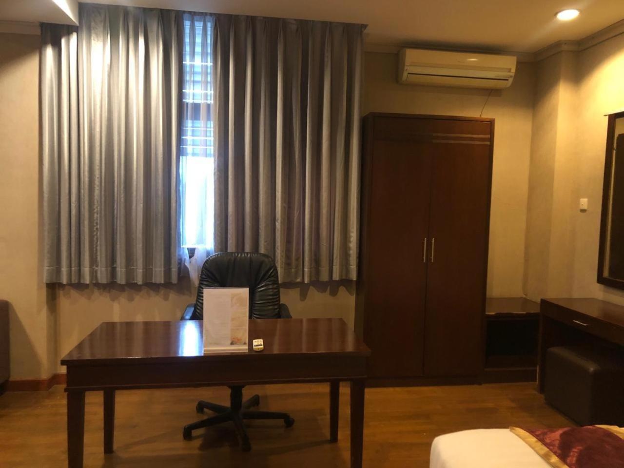 Enhaii Hotel Бандунг Экстерьер фото