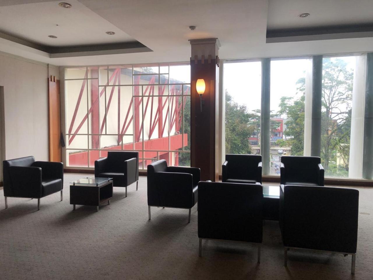 Enhaii Hotel Бандунг Экстерьер фото
