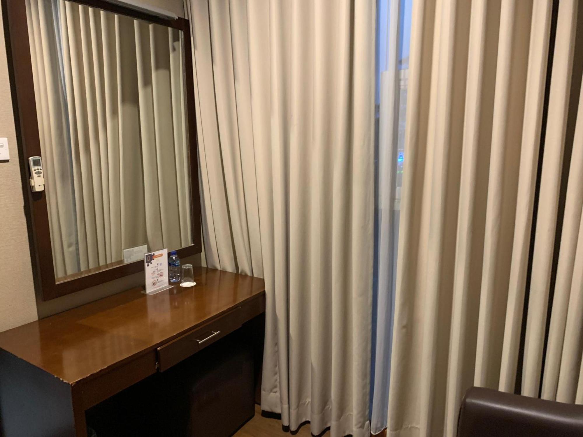 Enhaii Hotel Бандунг Экстерьер фото