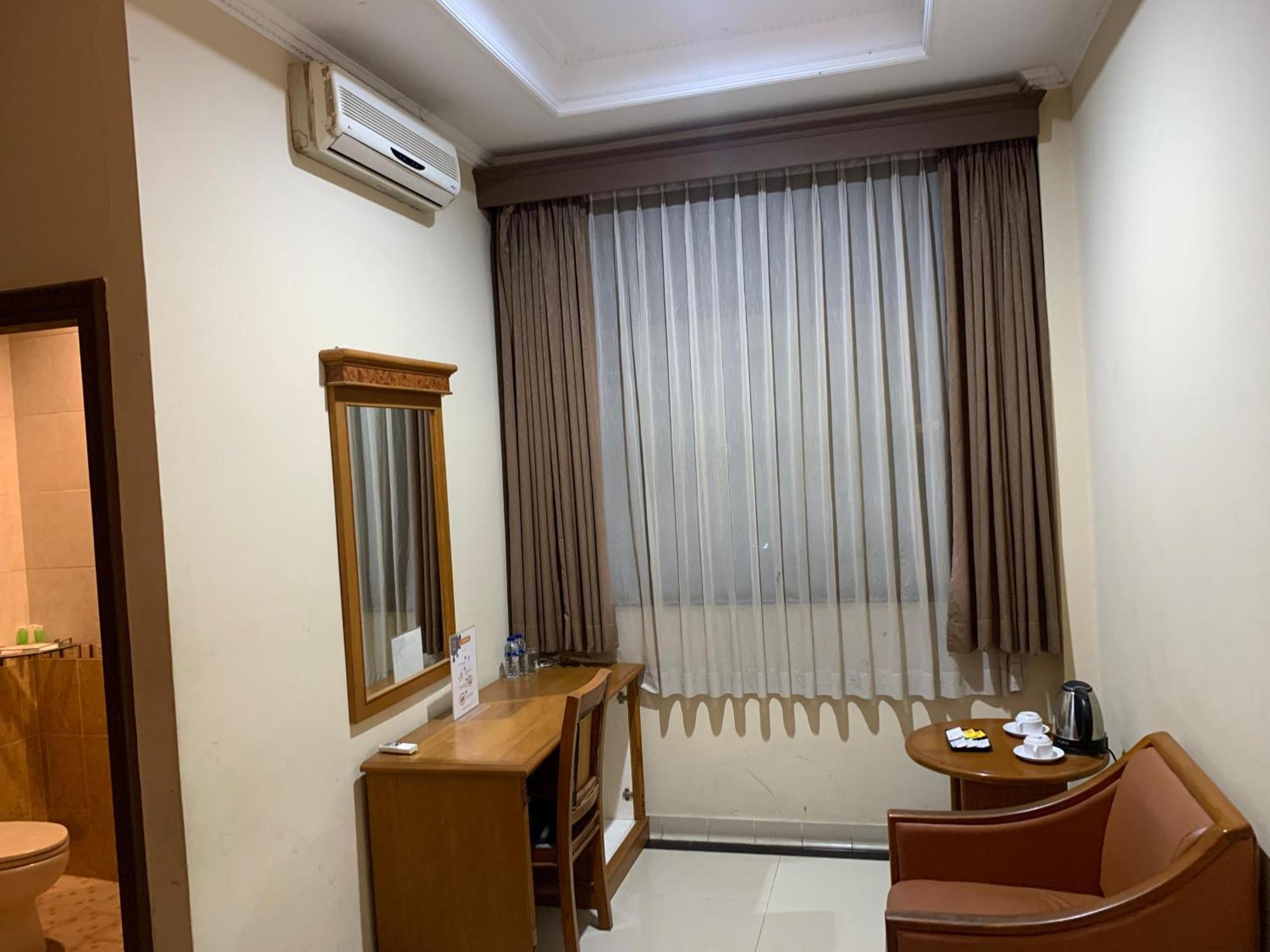 Enhaii Hotel Бандунг Экстерьер фото