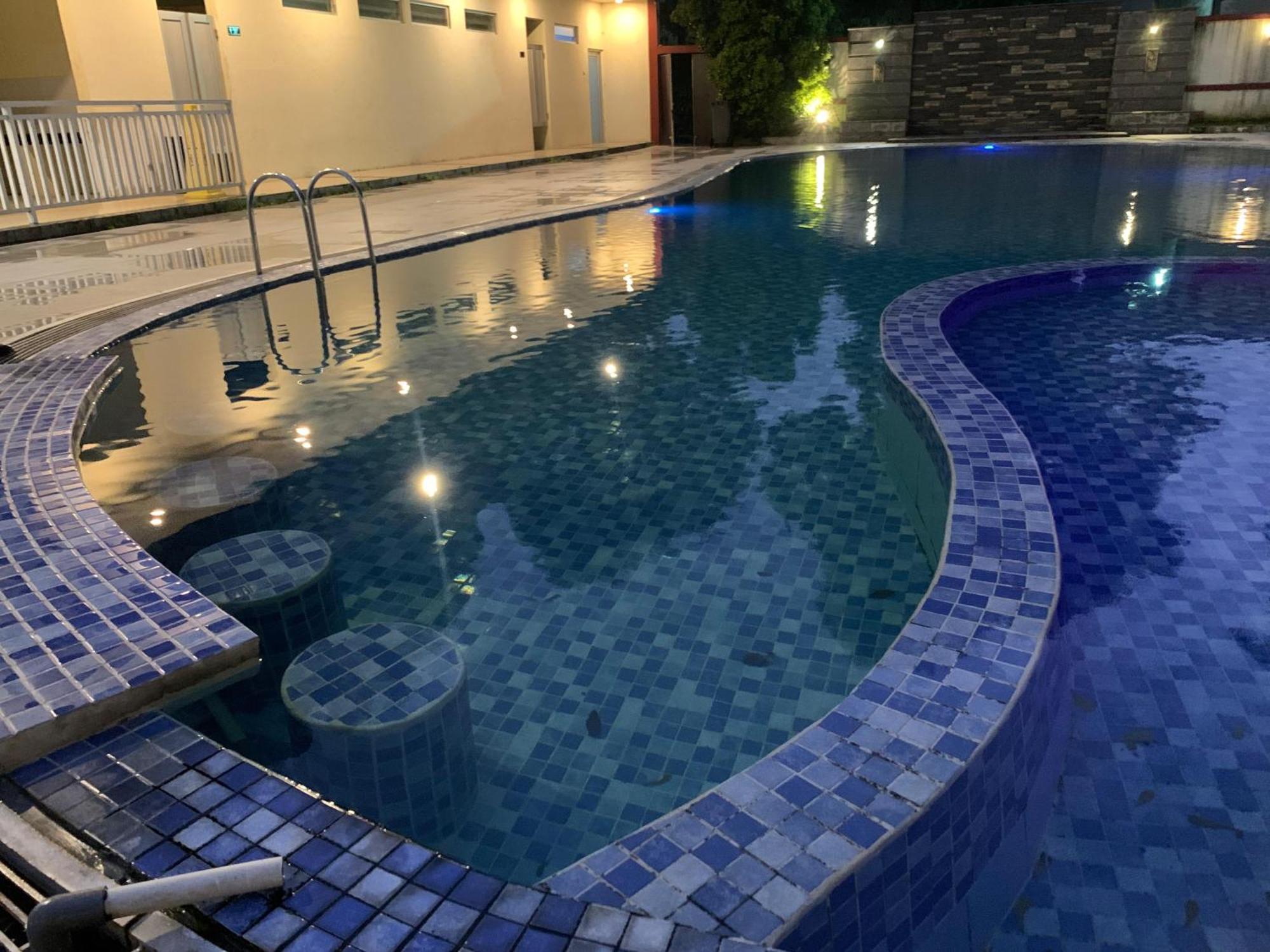 Enhaii Hotel Бандунг Экстерьер фото